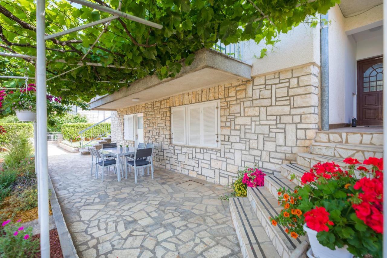 Apartment Tesic Close To The Sea With Shared 4Xbicycles Фажана Екстер'єр фото
